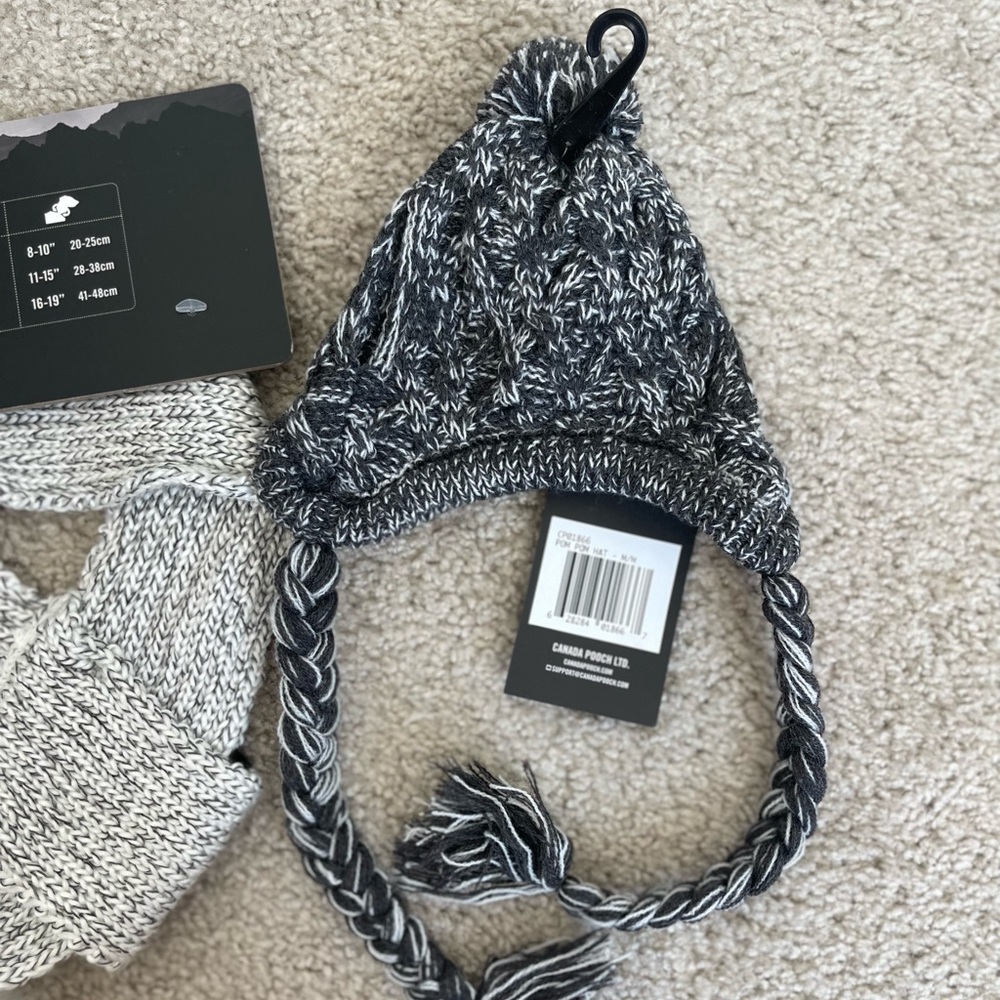 Canada Pooch Scarf & Hat - Picture 7 of 8